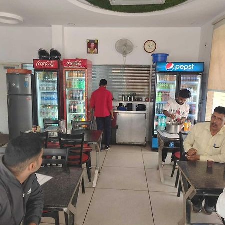 Hotel O Food Plaza Zirakpur Luaran gambar